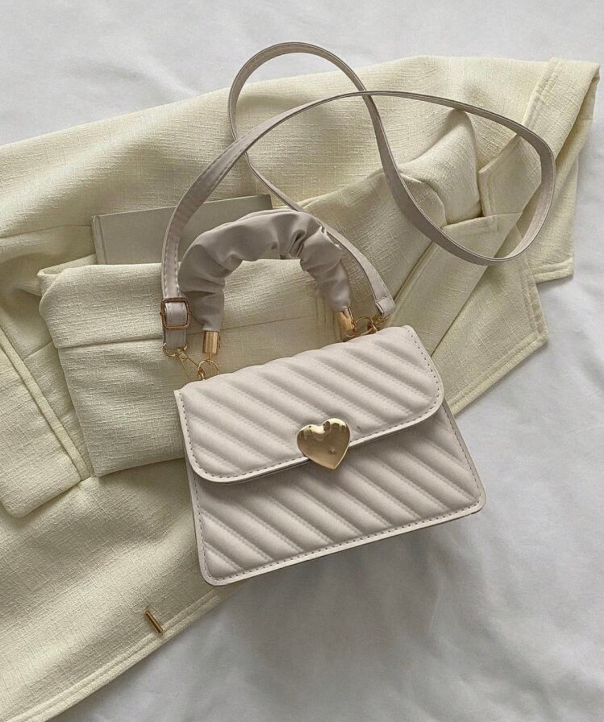 Love Heart Bag - BEIGE